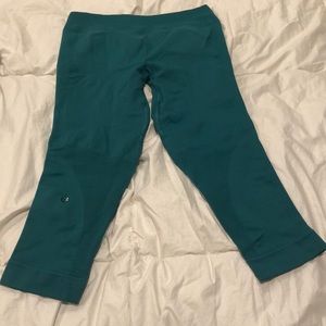 Turquoise Capri lululemon leggings
